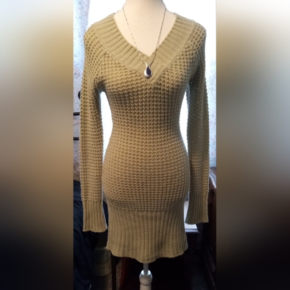 Beige V-neck Sweater Dress Size M - Picture 1 of 8